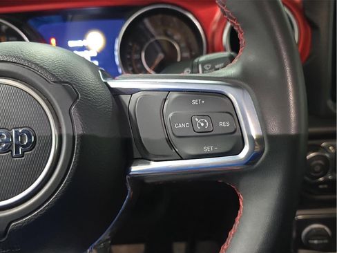 Used 2023 Jeep Gladiator Rubicon AWD/4WD image 13
