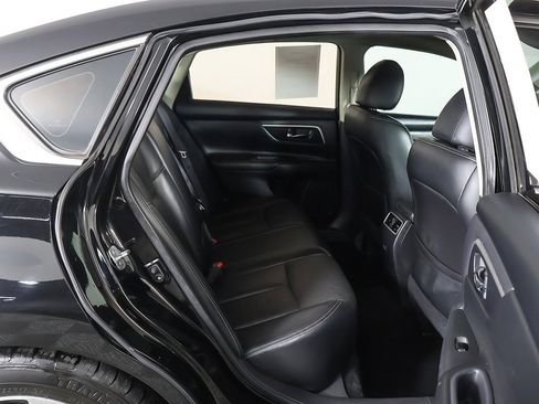 Used 2017 Nissan Altima 2.5 SL w/ Moonroof Package image 31