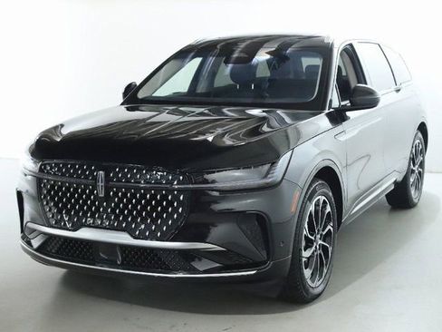 Certified 2024 Lincoln Nautilus Reserve w/ Equipment Group 202A image 4