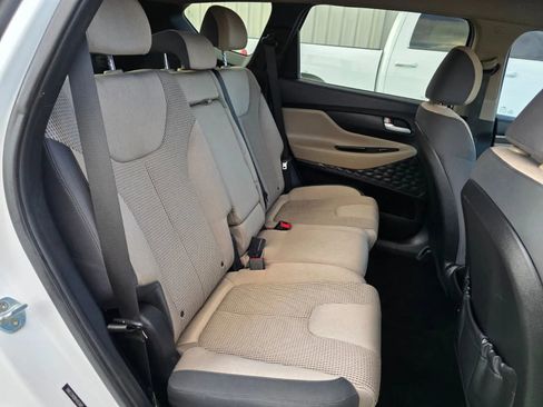 Used 2019 Hyundai Santa Fe SEL image 11