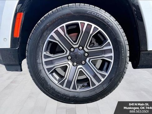 Used 2024 Jeep Wagoneer Series II w/ Flexible Seating Group image 32