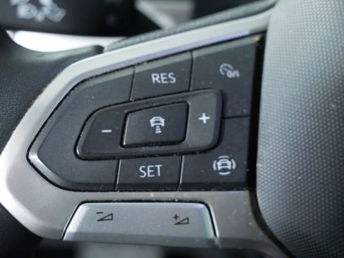 Used 2023 Volkswagen Atlas Cross Sport SE w/ Panoramic Sunroof Package image 25