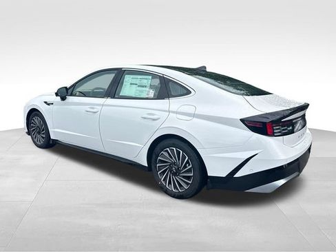 New 2026 Hyundai Sonata Limited FWD image 3