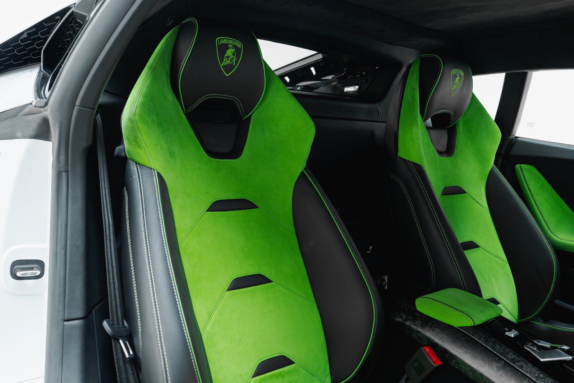 Used 2021 Lamborghini Huracan EVO RWD image 48