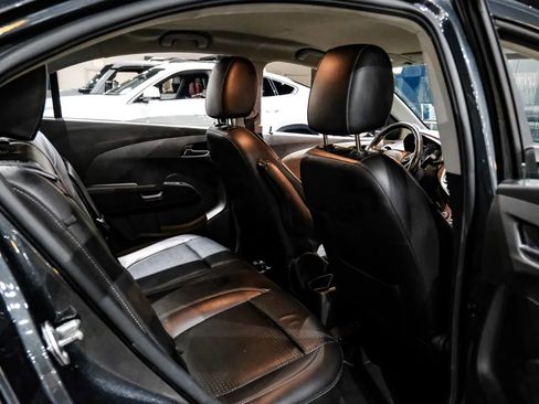 Used 2019 Chevrolet Sonic Premier FWD image 35
