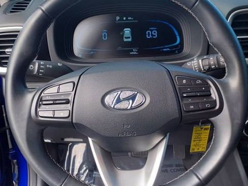 Certified 2023 Hyundai Venue SEL image 29