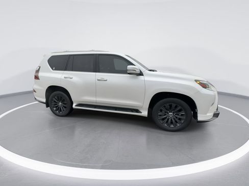 Used 2023 Lexus GX 460 Premium w/ Accessory Package image 9