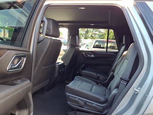 Used 2023 Chevrolet Tahoe Z71 w/ Luxury Package AWD/4WD image 18