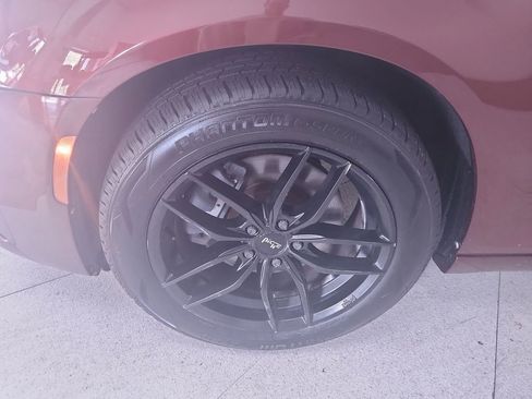 Used 2016 Chrysler 300 Limited w/ Driver Convenience Group AWD/4WD image 10