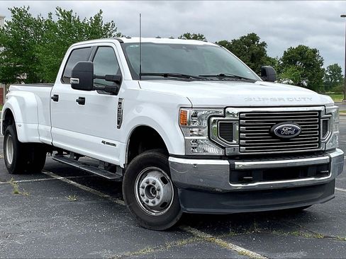 Used 2022 Ford F350 XLT image 1