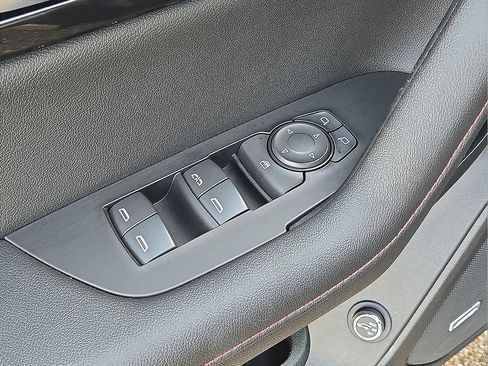 Used 2025 Chevrolet Blazer RS image 24