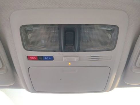 Used 2018 Subaru Forester 2.5i Premium w/ All-Weather Package image 37