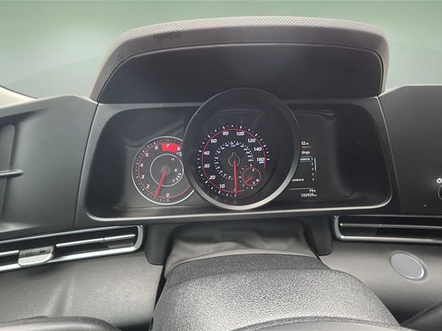 Used 2022 Hyundai Elantra SEL image 10