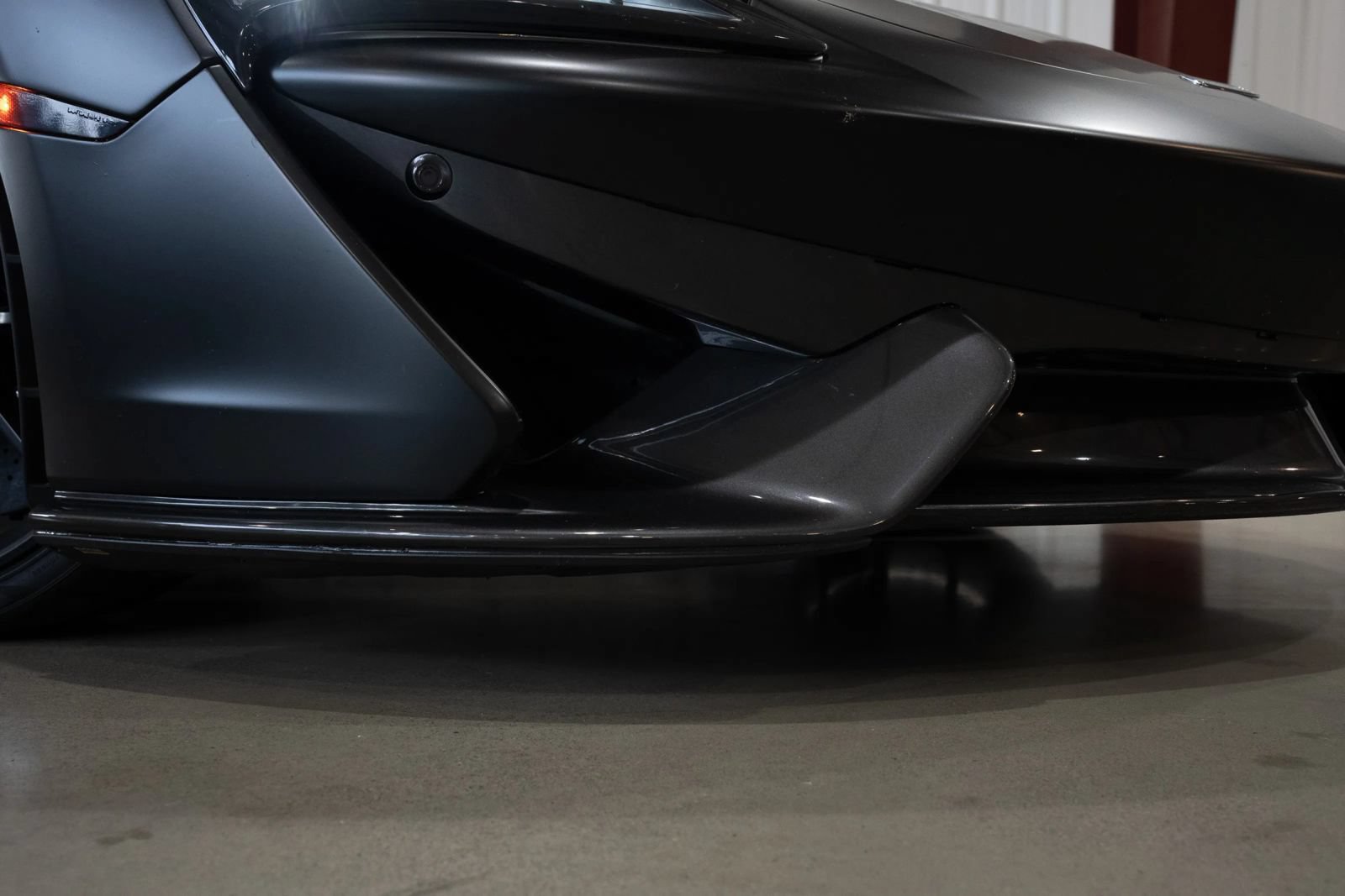 Used 2019 McLaren 570S Spider RWD image 16