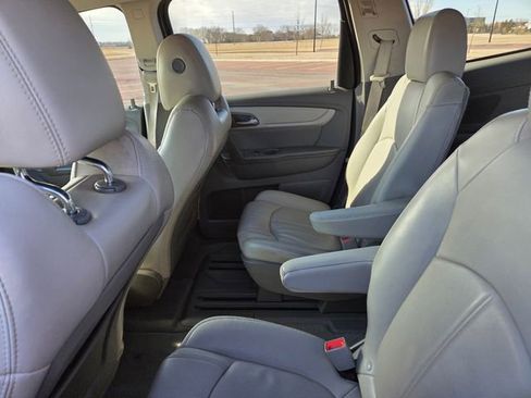 Used 2015 Chevrolet Traverse LT AWD/4WD image 40