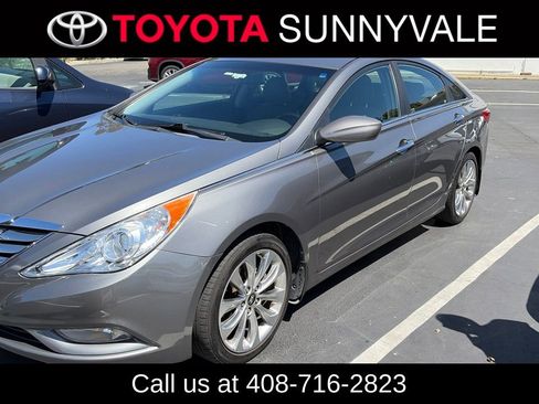 Used 2011 Hyundai Sonata SE w/ Navigation & Sunroof Pkg 4 FWD image 1