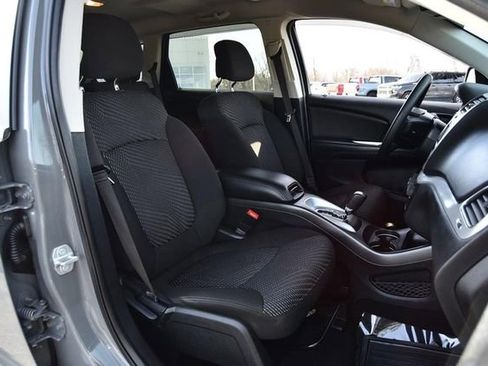 Used 2020 Dodge Journey SE w/ Blacktop Package image 18