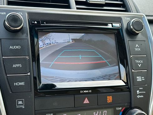 Used 2017 Toyota Camry XLE image 21