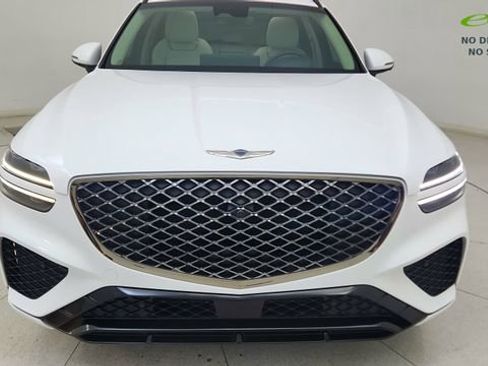 Used 2023 Genesis GV70 3.5T Sport w/ Sport Prestige Package AWD/4WD image 9