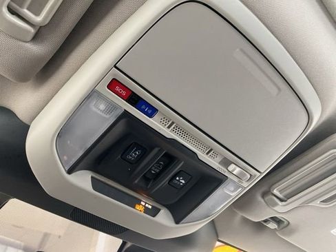 Certified 2024 Subaru Forester Limited image 19