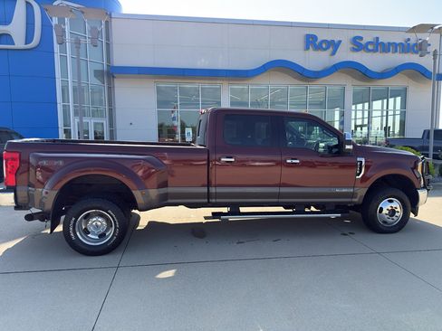 Used 2017 Ford F350 Lariat w/ Lariat Ultimate Package AWD/4WD image 3