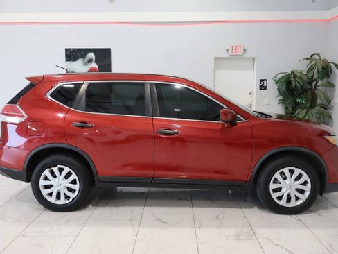 Used 2016 Nissan Rogue S AWD/4WD image 2
