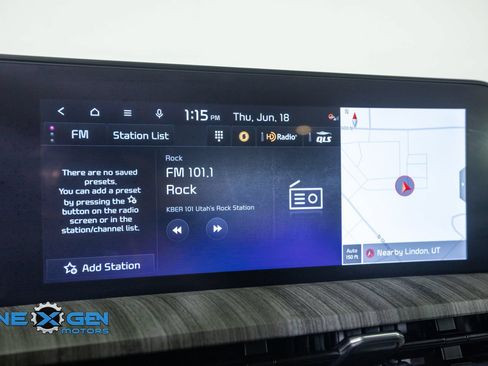 Used 2024 Kia Telluride SX Prestige w/ Towing Package AWD/4WD image 17