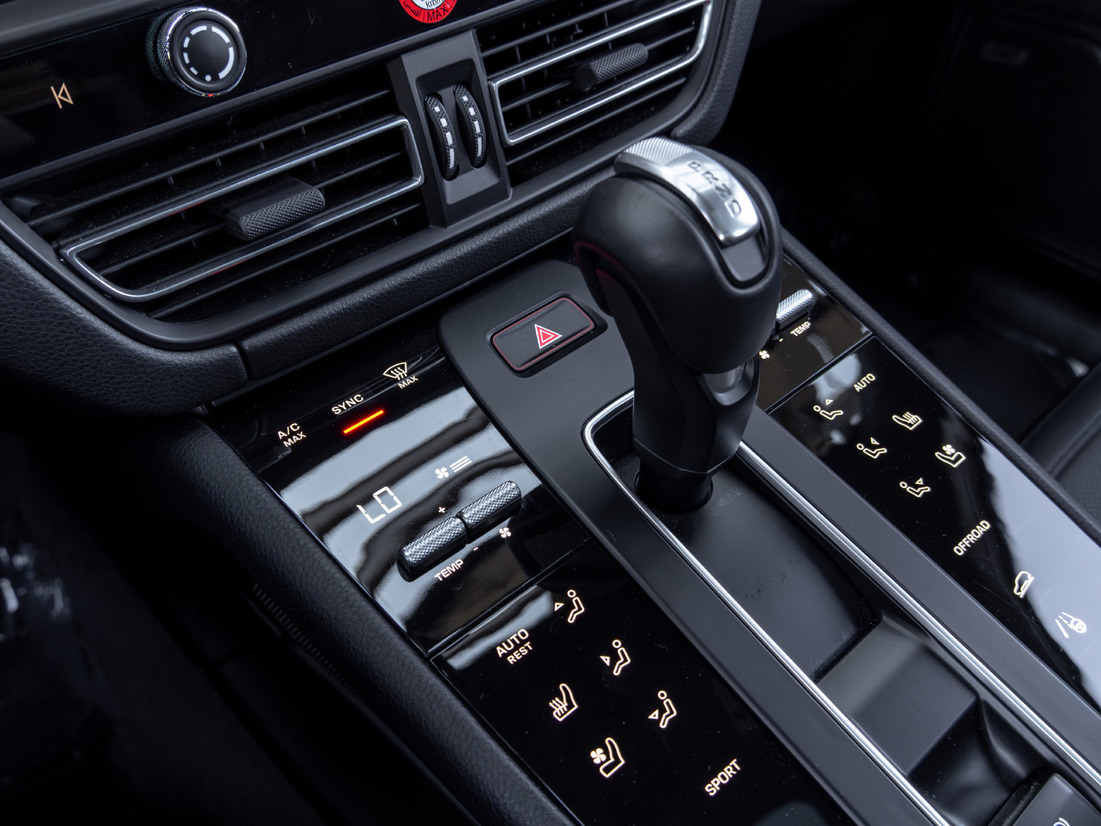 Certified 2026 Porsche Macan AWD/4WD image 37