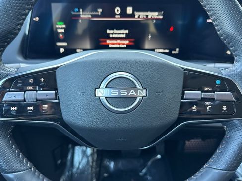 Used 2024 Nissan Ariya AWD image 23