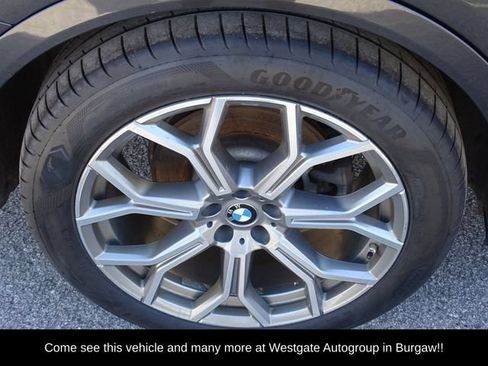 Used 2022 BMW X7 xDrive40i AWD/4WD image 17