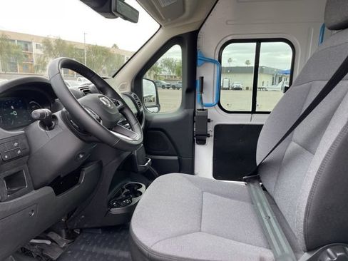 New 2024 RAM ProMaster 3500 FWD image 16