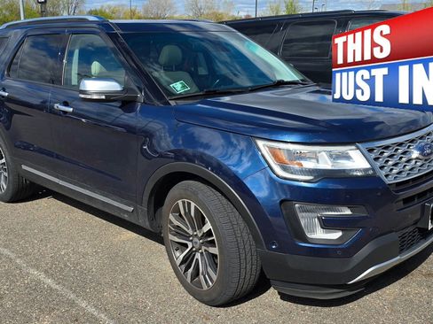 Used 2016 Ford Explorer Platinum AWD/4WD image 2