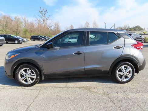 Used 2020 Nissan Kicks S image 12