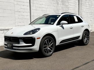 Certified 2025 Porsche Macan image 1