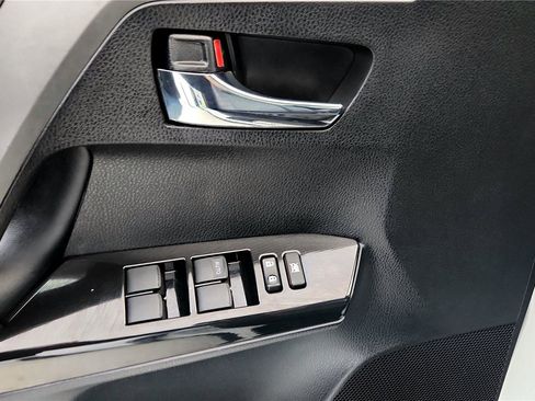 Used 2017 Toyota RAV4 SE w/ Power Extra Value Package image 23