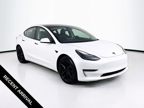 Used 2023 Tesla Model 3 Standard Range RWD image 1