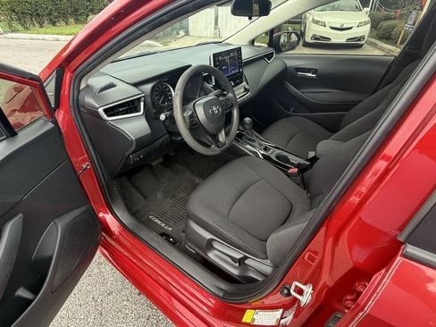 Used 2021 Toyota Corolla LE FWD image 8