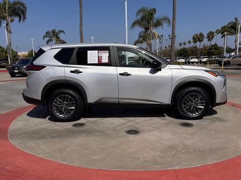 Certified 2024 Nissan Rogue S FWD image 9