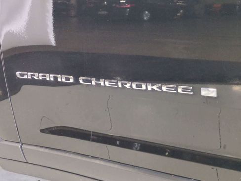 Used 2022 Jeep Grand Cherokee L Limited image 12