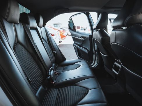 Used 2021 Toyota Camry SE w/ Convenience Package image 20