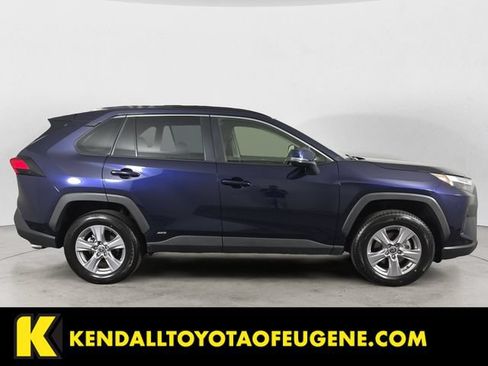 Used 2025 Toyota RAV4 XLE AWD/4WD image 4