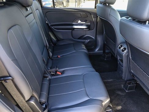 Used 2024 Mercedes-Benz GLB 250 4MATIC image 21