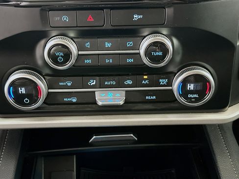 Used 2024 Ford Expedition Max XLT image 23