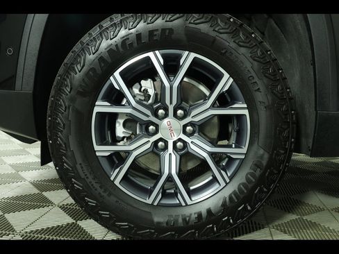 Used 2024 GMC Acadia AT4 w/ Super Cruise Package image 11