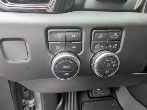 Used 2025 GMC Sierra 1500 AT4 w/ Technology Package image 19