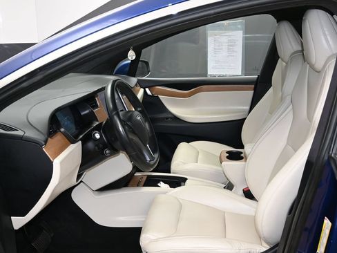 Used 2020 Tesla Model X Long Range AWD/4WD image 29