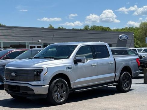 Certified 2025 Ford F150 Lightning Lariat AWD/4WD image 40