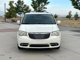 Used 2012 Chrysler Town & Country Touring image 2