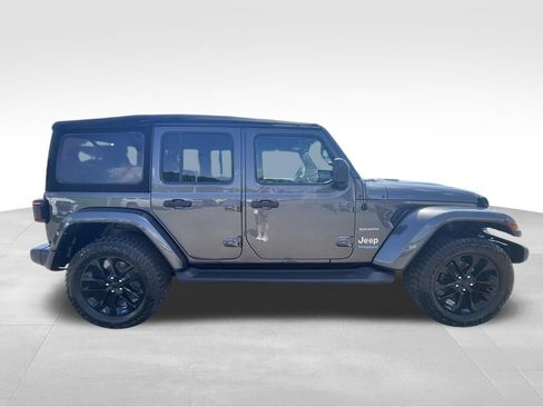 Used 2022 Jeep Wrangler Unlimited Sahara w/ Cold Weather Group AWD/4WD image 12
