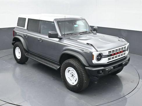 Certified 2025 Ford Bronco Heritage Edition AWD/4WD image 38
